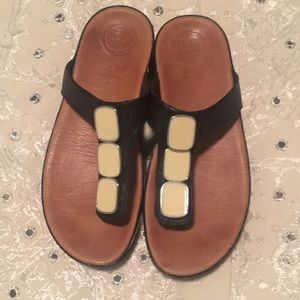 Fit flop sandals